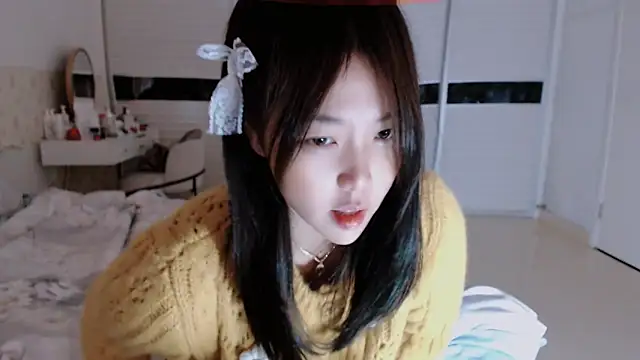 Snapshot of -Lucky_Girl chatting on October 2025 03:08:01 AM -Lucky Girl online show from October 2025 03:08:01 AM