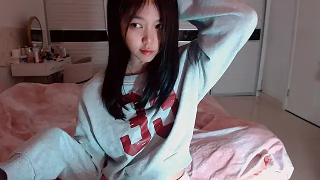 Snapshot of -Lucky_Girl chatting on December 2025 03:16:01 AM -Lucky Girl online show from December 2025 03:16:01 AM