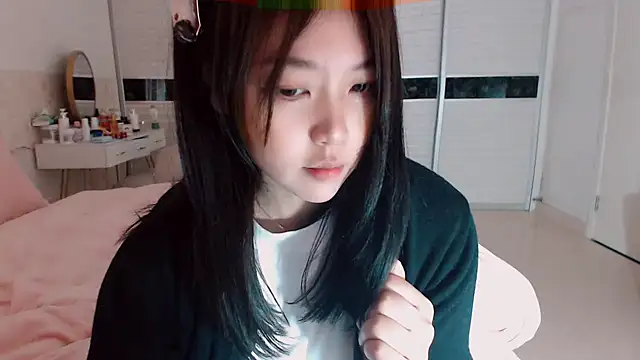 Snapshot of -Lucky_Girl chatting on October 2025 02:23:01 AM -Lucky Girl online show from October 2025 02:23:01 AM