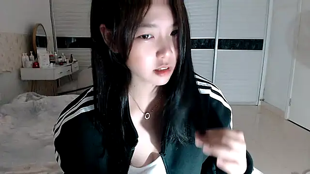 -Lucky Girl online show from October 2025 01:33:01 PM
