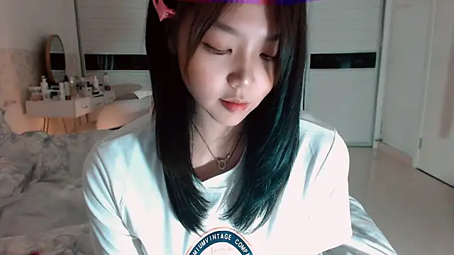 Snapshot of -Lucky_Girl chatting on November 2025 01:38:01 PM -Lucky Girl online show from November 2025 01:38:01 PM