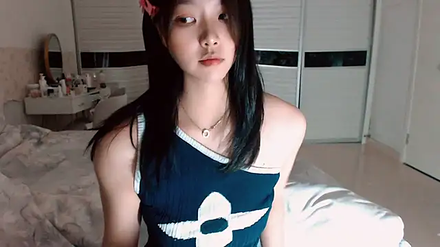 Snapshot of -Lucky_Girl chatting on November 2025 03:06:02 PM -Lucky Girl online show from November 2025 03:06:02 PM