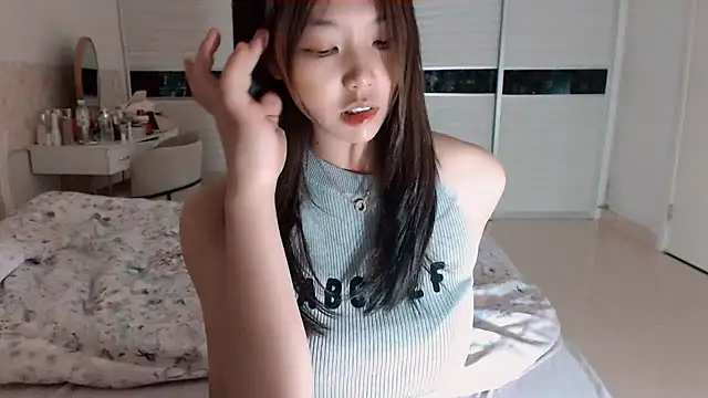 Snapshot of -Lucky_Girl chatting on July 2026 02:10:02 PM -Lucky Girl online show from July 2026 02:10:02 PM