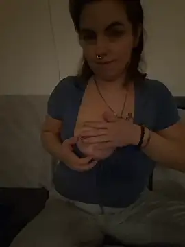 Jassiundich2 online show from March 2026 11:33:02 PM