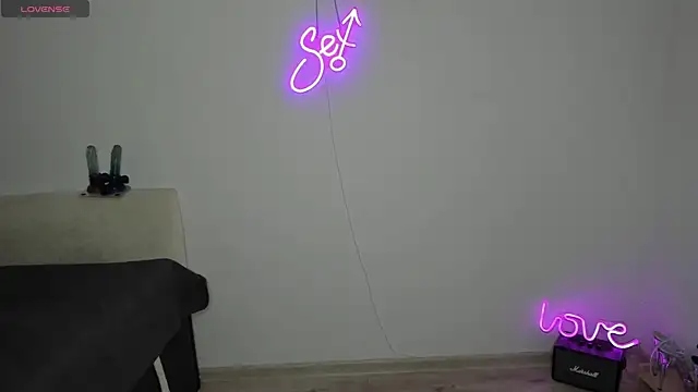 Bitch Coin online show from October 2025 04:28:01 PM