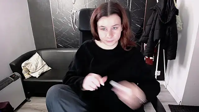 Snapshot of littleviki7 chatting on December 2025 08:27:02 AM littleviki7 online show from December 2025 08:27:02 AM