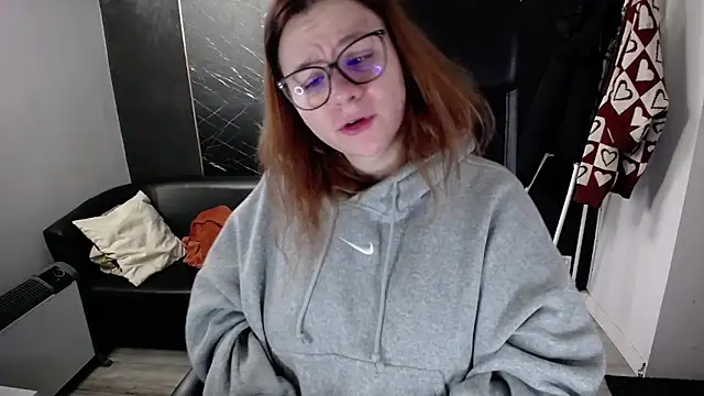 Snapshot of littleviki7 chatting on December 2025 09:52:01 AM littleviki7 online show from December 2025 09:52:01 AM