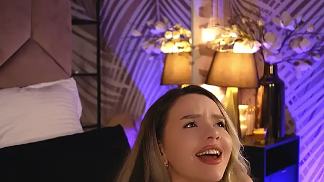 KatyaBelle online show from November 2025 08:57:02 PM