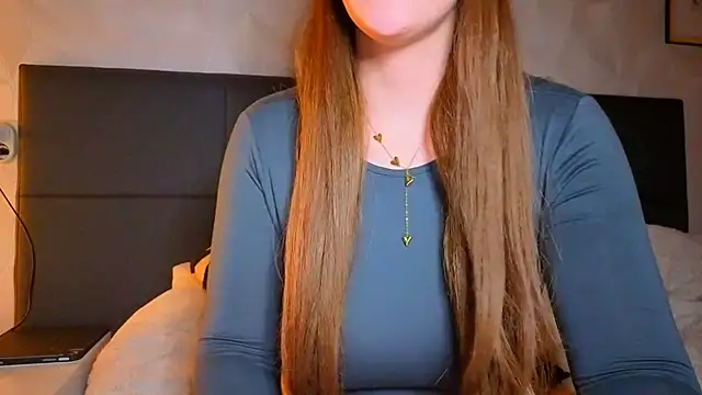 Sweetninaaa online show from May 2026 09:51:02 PM