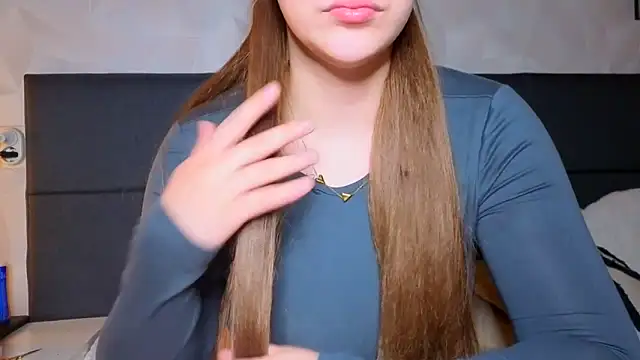 Sweetninaaa online show from May 2026 02:41:01 PM