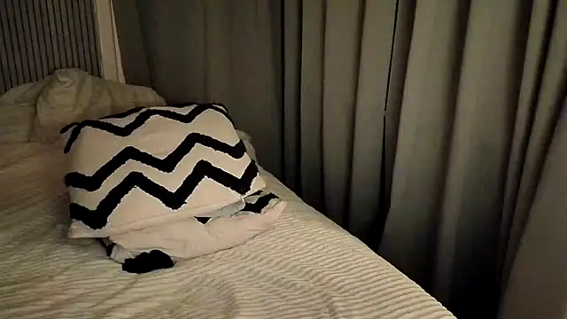 Sweetninaaa online show from October 2025 07:48:02 PM