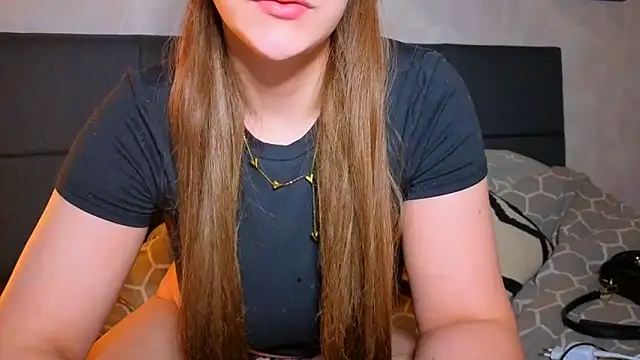 Sweetninaaa online show from May 2026 07:22:02 PM