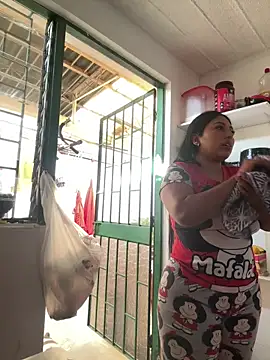 emmyjhonson07 online show from February 2026 01:11:02 PM