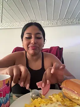 emmyjhonson07 online show from May 2026 01:08:02 PM