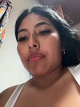 emmyjhonson07 online show from April 2026 02:02:01 PM