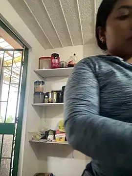 emmyjhonson07 online show from February 2026 01:00:01 PM