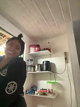 emmyjhonson07 online show from February 2026 12:48:02 PM