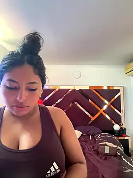 emmyjhonson07 online show from December 2025 02:16:02 PM