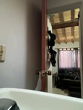 emmyjhonson07 online show from March 2026 01:03:02 PM