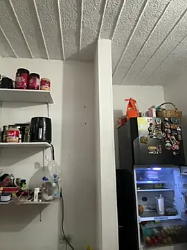 emmyjhonson07 online show from April 2026 11:47:01 AM