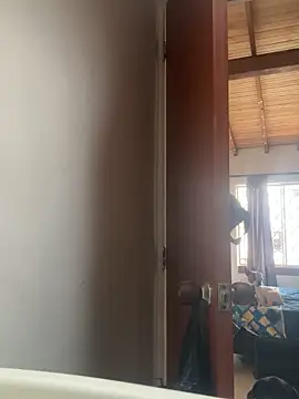 emmyjhonson07 online show from April 2026 01:23:01 PM