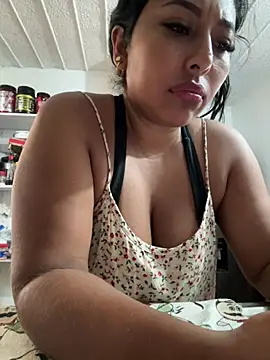 emmyjhonson07 online show from July 2026 11:53:01 AM