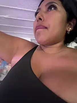 emmyjhonson07 online show from March 2026 01:10:02 PM