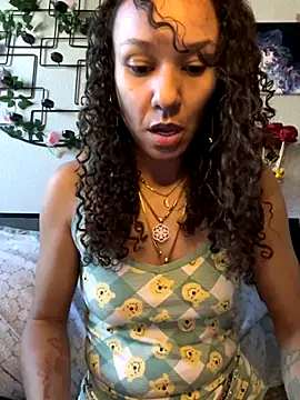 Snapshot of _Neeka_ chatting on September 2025 02:45:01 PM Neeka online show from September 2025 02:45:01 PM