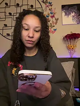Snapshot of _Neeka_ chatting on January 2025 11:33:01 AM Neeka online show from January 2025 11:33:01 AM