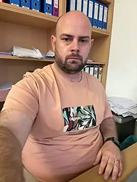 bearlover992 online show from February 2025 09:12:01 AM