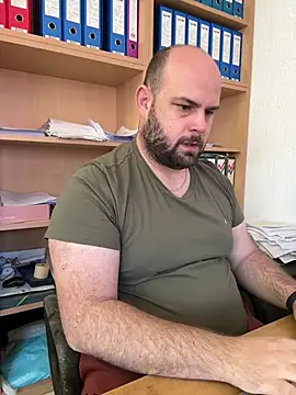 bearlover992 online show from January 2025 09:56:01 AM