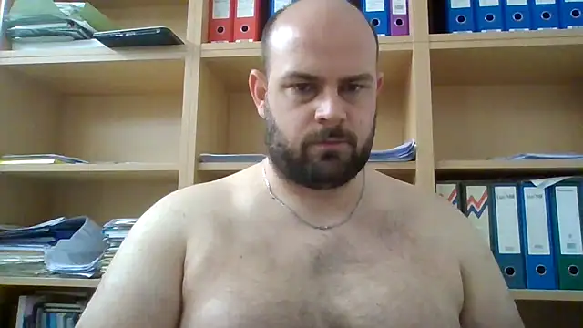 bearlover992 online show from December 2024 05:10:02 PM