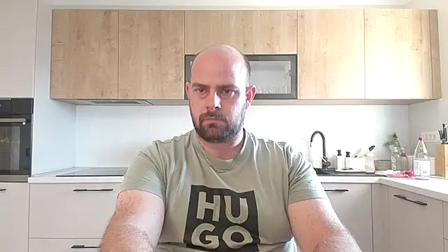 bearlover992 online show from October 2025 10:05:02 AM