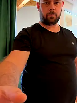 bearlover992 online show from September 2025 09:37:01 AM