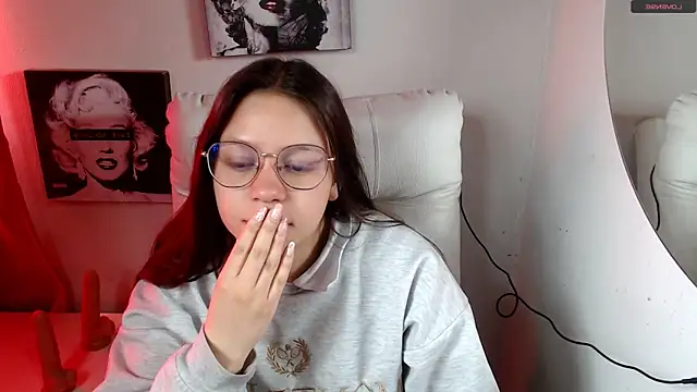 Snapshot of SamanthaRoldaan chatting on December 2025 02:10:02 PM SamanthaRoldaan online show from December 2025 02:10:02 PM