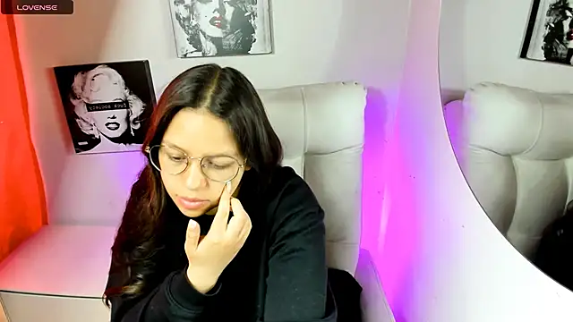 SamanthaRoldaan online show from April 2026 02:21:02 PM