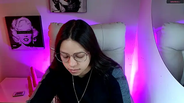 Snapshot of SamanthaRoldaan chatting on February 2026 01:52:02 PM SamanthaRoldaan online show from February 2026 01:52:02 PM