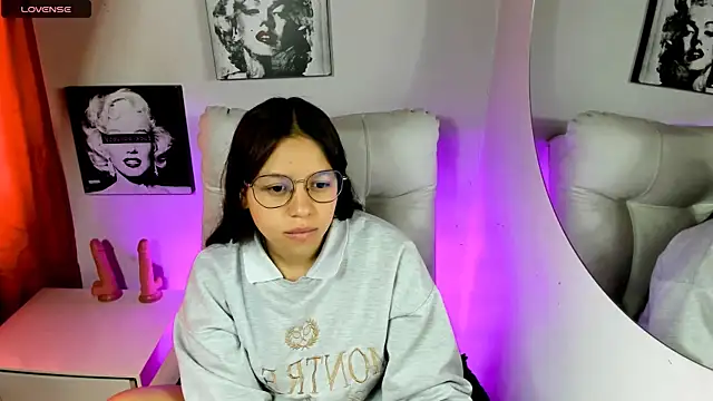 SamanthaRoldaan online show from April 2026 02:51:02 PM