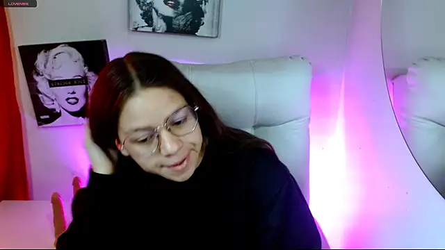 Snapshot of SamanthaRoldaan chatting on February 2026 02:17:02 PM SamanthaRoldaan online show from February 2026 02:17:02 PM