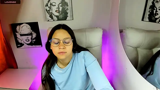 SamanthaRoldaan online show from April 2026 02:08:01 PM