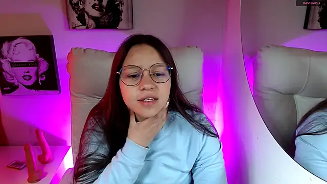 Snapshot of SamanthaRoldaan chatting on February 2026 01:53:01 PM SamanthaRoldaan online show from February 2026 01:53:01 PM