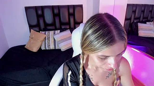 lana-rosse online show from February 2025 10:26:01 PM