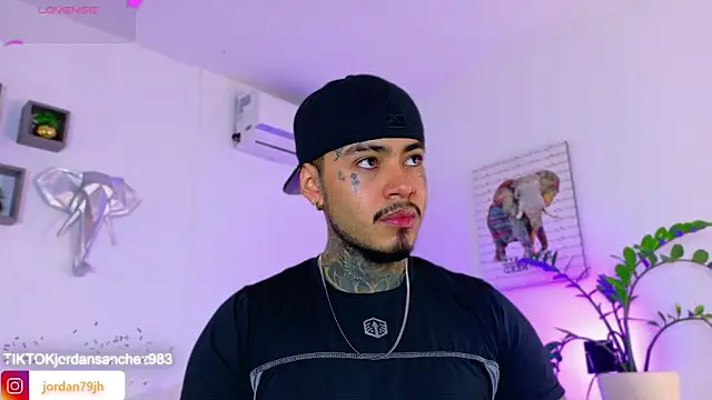 JordanSmiith  online show from April 2026 08:04:02 PM