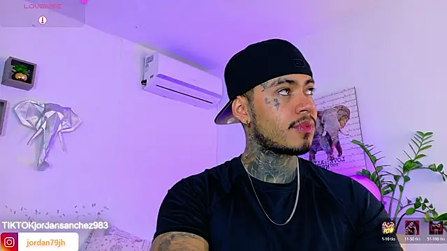 JordanSmiith  online show from April 2026 07:53:01 PM