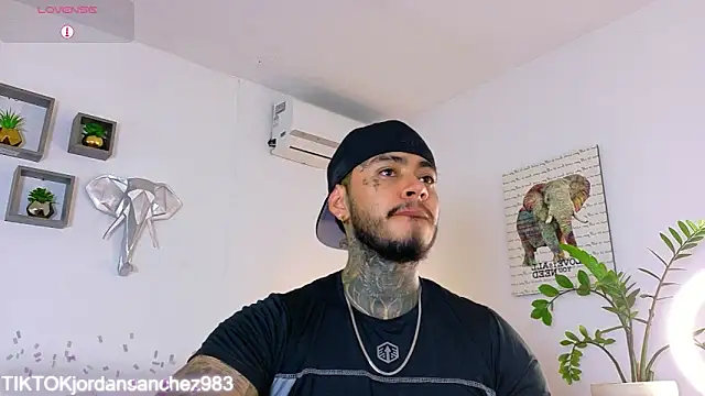 Snapshot of JordanSmiith_ chatting on February 2026 10:10:01 PM JordanSmiith online show from February 2026 10:10:01 PM