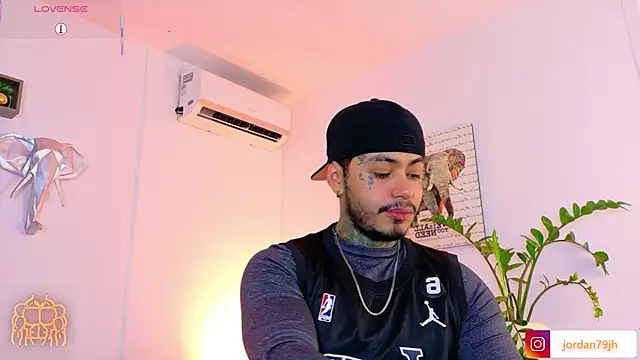 JordanSmiith  online show from June 2026 09:53:02 PM