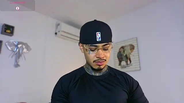 Snapshot of JordanSmiith_ chatting on December 2025 09:04:02 PM JordanSmiith online show from December 2025 09:04:02 PM