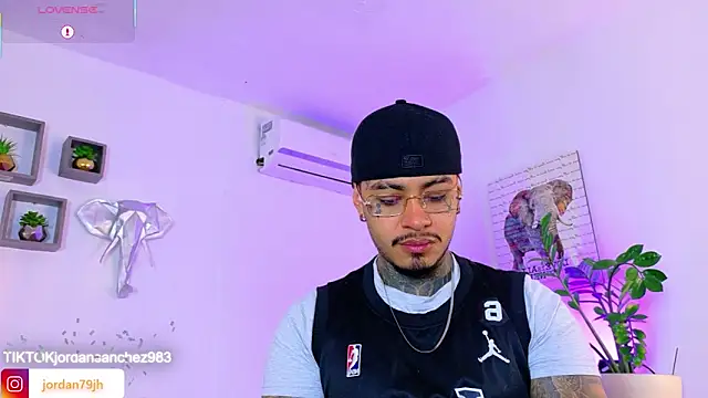 JordanSmiith  online show from April 2026 08:38:02 PM