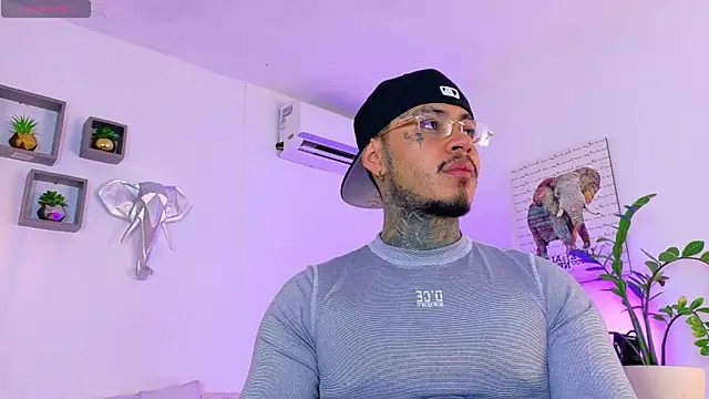 JordanSmiith  online show from May 2026 08:57:01 PM