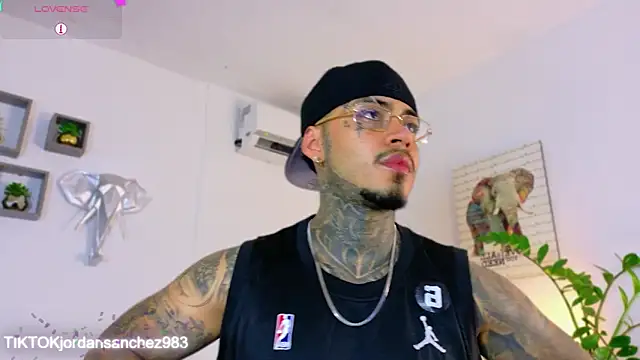 JordanSmiith  online show from March 2026 09:09:01 PM